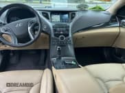 ✅ 2016 Hyundai Azera • VIN: KMHFG4JG4GA519447 • Лот: 56961515. Опубликован ранее на Copart с пробегом 48 483 миль. Бесплатный доступ к архиву аукционных продаж из США и подробный отчёт об истории автомобиля на DreamBid. Изображение 9.