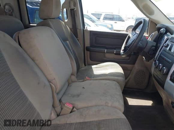 ✅ 2009 Dodge 1500 SLT • VIN: 1D3HV18T09S758065 • Lot: 42207452. Wystawiony na IAAI z przebiegiem 131 520 mil. Bezpłatny archiwum sprzedaży aukcyjnych z USA i szczegółowy raport historii pojazdu na DreamBid. Zdjęcie 5.