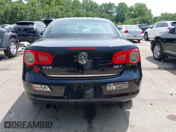 ✅ 2008 Volkswagen Eos Lux • VIN: WVWFA71F88V016111 • Lot: 42835394. Listed on IAAI with 71,393 mi. Free auction sales archive from the USA and detailed vehicle history report at DreamBid. Image 17.
