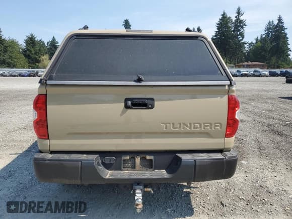 ✅ 2017 Toyota Tundra SR5 • VIN: 5TFEW5F10HX218458 • Lot: 70332495. Listed on Copart with 142,765 mi. Free auction sales archive from the USA and detailed vehicle history report at DreamBid. Image 6.