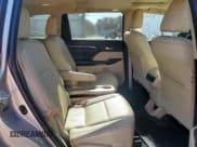 ✅ 2014 Toyota Highlander Limited • VIN: 5TDDKRFH1ES028844 • Lot: 92511085. Wystawiony na Copart z przebiegiem 64 911 mil. Bezpłatny archiwum sprzedaży aukcyjnych z USA i szczegółowy raport historii pojazdu na DreamBid. Zdjęcie 11.