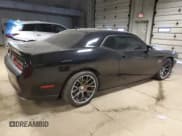 ✅ 2016 Dodge Challenger SRT 392 • VIN: 2C3CDZDJ0GH345838 • Lot: 47126504. Wystawiony na Copart z przebiegiem 82 415 mil. Bezpłatny archiwum sprzedaży aukcyjnych z USA i szczegółowy raport historii pojazdu na DreamBid. Zdjęcie 3.