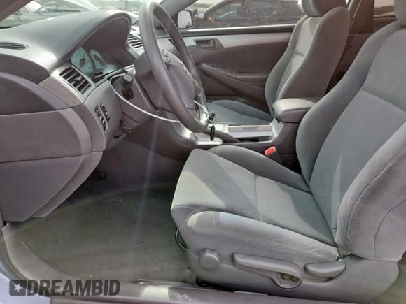 ✅ 2005 Toyota Solara SE • VIN: 4T1CA38P35U054899 • Лот: 62940395. Опубликован ранее на Copart с пробегом 77 575 миль. Бесплатный доступ к архиву аукционных продаж из США и подробный отчёт об истории автомобиля на DreamBid. Изображение 7.