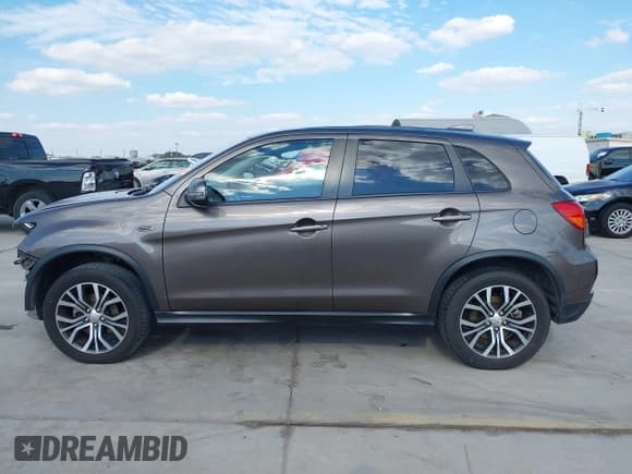 ✅ 2018 Mitsubishi Outlander ES • VIN: JA4AP3AU9JZ001593 • Lot: 43475982. Listed on IAAI with 125,807 mi. Free auction sales archive from the USA and detailed vehicle history report at DreamBid. Image 15.