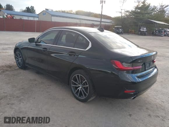 ✅ 2022 BMW 3 Series 330i xDrive • VIN: WBA5R7C09NFL66279 • Lot: 43564138. Listed on IAAI with 59,058 mi. Free auction sales archive from the USA and detailed vehicle history report at DreamBid. Image 3.