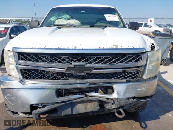 ✅ 2011 Chevrolet Silverado 2500HD • VIN: 1GB1KVCG6BF126811 • Lot: 43367531. Listed on IAAI with 303,285 mi. Free auction sales archive from the USA and detailed vehicle history report at DreamBid. Image 12.