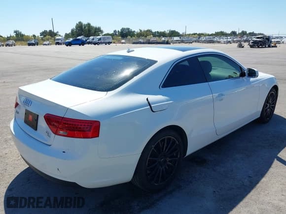 ✅ 2015 Audi A5 Premium • VIN: WAUCFAFRXFA018898 • Lot: 43384392. Listed on IAAI with 115,905 mi. Free auction sales archive from the USA and detailed vehicle history report at DreamBid. Image 4.