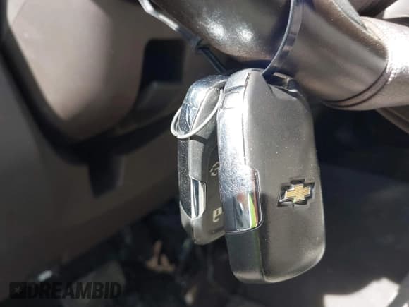 ✅ 2019 Chevrolet Silverado 1500 LT • VIN: 1GCPYDEKXKZ394243 • Lot: 41821628. Wystawiony na IAAI z przebiegiem Nie podano. Bezpłatny archiwum sprzedaży aukcyjnych z USA i szczegółowy raport historii pojazdu na DreamBid. Zdjęcie 11.