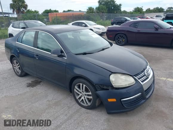 ✅ 2006 Volkswagen Jetta 2.5L • VIN: 3VWSF71K16M749456 • Лот: 43065965. Опубликован ранее на IAAI с пробегом 131 691 миль. Бесплатный доступ к архиву аукционных продаж из США и подробный отчёт об истории автомобиля на DreamBid. Изображение 1.