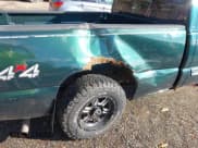 ✅ 2004 Chevrolet Silverado 1500 LS • VIN: 2GCEK19V541104448 • Lot: 43770775. Wystawiony na IAAI z przebiegiem 134 749 mil. Bezpłatny archiwum sprzedaży aukcyjnych z USA i szczegółowy raport historii pojazdu na DreamBid. Zdjęcie 15.