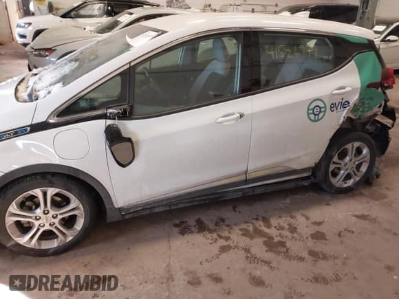 ✅ 2021 Chevrolet Bolt EV LT • VIN: 1G1FY6S03M4109949 • Lot: 41526979. Wystawiony na IAAI z przebiegiem 33 247 mil. Bezpłatny archiwum sprzedaży aukcyjnych z USA i szczegółowy raport historii pojazdu na DreamBid. Zdjęcie 6.
