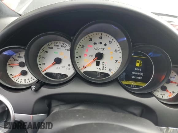 ✅ 2017 Porsche Cayenne GTS • VIN: WP1AD2A22HLA81676 • Lot: 50142495. Wystawiony na Copart z przebiegiem 88 742 mil. Bezpłatny archiwum sprzedaży aukcyjnych z USA i szczegółowy raport historii pojazdu na DreamBid. Zdjęcie 9.