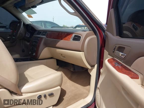 ✅ 2009 Chevrolet Silverado 1500 • VIN: 1GCEC39Y49Z189445 • Lot: 41933868. Wystawiony na IAAI z przebiegiem 209 596 mil. Bezpłatny archiwum sprzedaży aukcyjnych z USA i szczegółowy raport historii pojazdu na DreamBid. Zdjęcie 5.