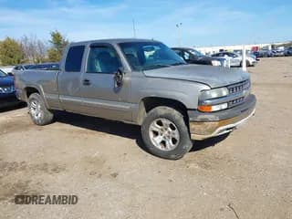 ✅ 2001 Chevrolet Silverado 1500 LS • VIN: 1GCEK19T21E163689 • Lot: 41490957. Listed on IAAI with 441,848 mi. Free auction sales archive from the USA and detailed vehicle history report at DreamBid. Image 1.