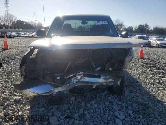 ✅ 2005 Chevrolet Silverado 1500 LS • VIN: 1GCEK19V15E228779 • Lot: 48576275. Wystawiony na Copart z przebiegiem Nie podano mil. Skorzystaj z bezpłatnego archiwum sprzedaży aukcyjnych z USA i zobacz szczegółowy raport historii pojazdu na DreamBid. Zdjęcie 5.
