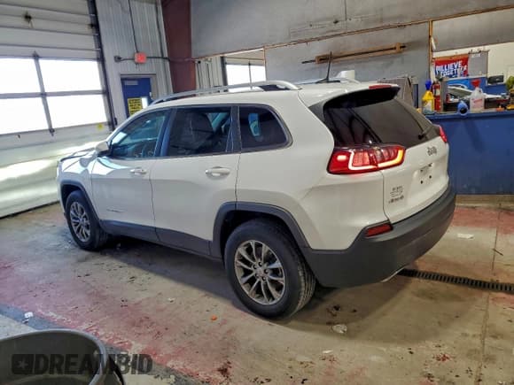 ✅ 2021 Jeep Cherokee Latitude Lux • VIN: 1C4PJMMX8MD102512 • Lot: 94221965. Listed on Copart with 111,706 mi. Free auction sales archive from the USA and detailed vehicle history report at DreamBid. Image 2.