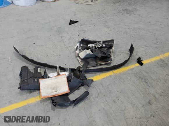 2011 Chevrolet Silverado 1500 LT with VIN 3GCPKSE37BG325413, listed as a Copart auction lot 63520545 with 264,592 mi miles and Salvage title. Bid and sale history available at DreamBid. Image 12.