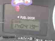 2005 Hyundai Santa Fe GLS z VIN KM8SC73D45U009304, wystawiony jako IAAI lot #41801704 z przebiegiem 140 419 mil mil oraz . Historia ofert i sprzedaży dostępna na DreamBid. Obrazek 12.