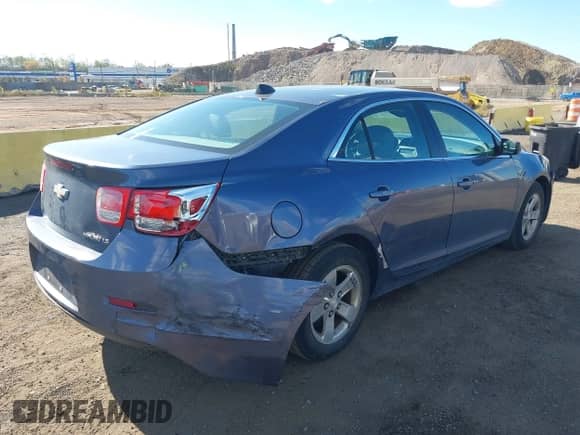 ✅ 2014 Chevrolet Malibu LS • VIN: 1G11B5SL5EF105651 • Lot: 43525247. Listed on IAAI with 124,345 mi miles. Access the free auction sales archive from the USA and view a detailed vehicle history report at DreamBid. Image 6.
