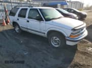 ✅ 2001 Chevrolet Blazer LT • VIN: 1GNDT13W71K249004 • Lot: 42794615. Wystawiony na Copart z przebiegiem Nie podano. Bezpłatny archiwum sprzedaży aukcyjnych z USA i szczegółowy raport historii pojazdu na DreamBid. Zdjęcie 4.