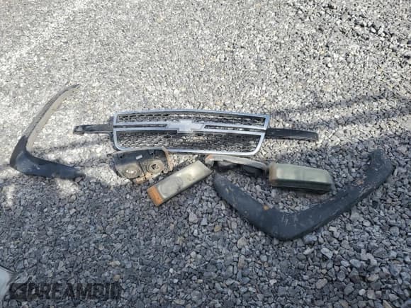 ✅ 2005 Chevrolet Silverado 2500HD Work Truck • VIN: 1GBHC24U95E240875 • Lot: 49729875. Wystawiony na Copart z przebiegiem Nie podano. Bezpłatny archiwum sprzedaży aukcyjnych z USA i szczegółowy raport historii pojazdu na DreamBid. Zdjęcie 14.