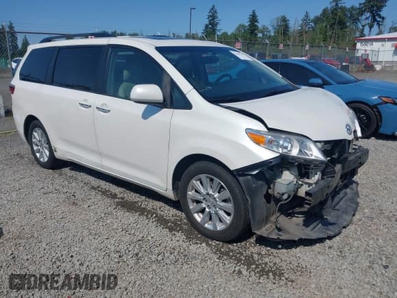 ✅ 2015 Toyota Sienna Limited • VIN: 5TDDK3DC6FS114592 • Lot: 42369139. Listed on IAAI with 134,436 mi. Free auction sales archive from the USA and detailed vehicle history report at DreamBid. Image 1.