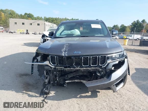✅ 2022 Jeep Grand Cherokee • VIN: 1C4RJYB63N8716923 • Lot: 43289093. Listed on IAAI with 74,245 mi. Free auction sales archive from the USA and detailed vehicle history report at DreamBid. Image 13.