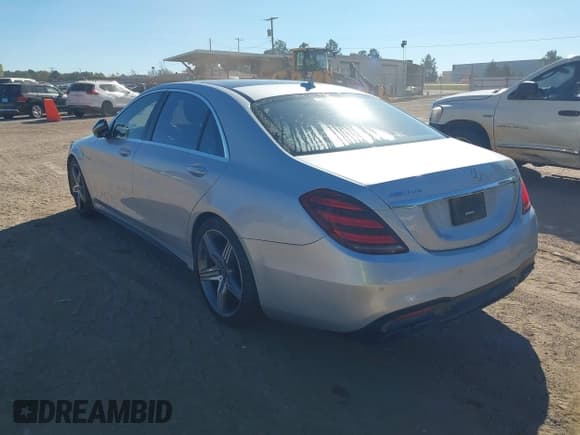 ✅ 2020 Mercedes-Benz S 63 AMG • VIN: W1KUG8JBXLA550371 • Lot: 43576427. Listed on IAAI with 86,127 mi. Free auction sales archive from the USA and detailed vehicle history report at DreamBid. Image 3.