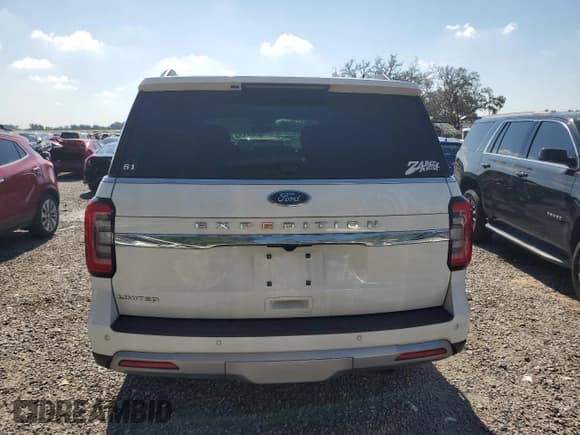 ✅ 2024 Ford Expedition Limited • VIN: 1FMJU1K84REA31121 • Lot: 69183245. Listed on Copart with 50,381 mi. Free auction sales archive from the USA and detailed vehicle history report at DreamBid. Image 6.