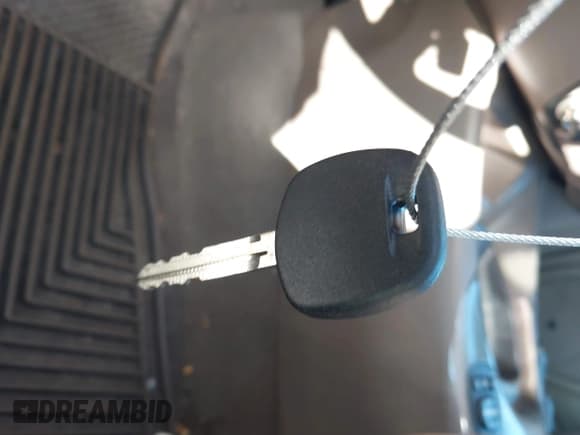 ✅ 2002 Toyota Sequoia Limited • VIN: 5TDZT38AX2S062597 • Lot: 43578529. Listed on IAAI with 299,607 mi. Free auction sales archive from the USA and detailed vehicle history report at DreamBid. Image 11.