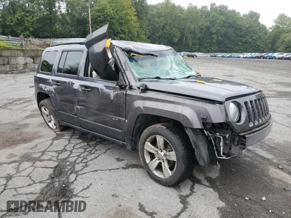 ✅ 2015 Jeep Patriot Latitude • VIN: 1C4NJRFB8FD332897 • Лот: 71400525. Опубликован ранее на Copart с пробегом Не указан. Бесплатный доступ к архиву аукционных продаж из США и подробный отчёт об истории автомобиля на DreamBid. Изображение 4.