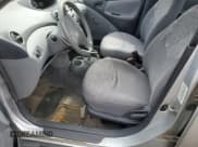 ✅ 2000 Toyota ECHO • VIN: JTDBT1239Y0002337 • Lot: 81078575. Wystawiony na Copart z przebiegiem 119 217 mil. Bezpłatny archiwum sprzedaży aukcyjnych z USA i szczegółowy raport historii pojazdu na DreamBid. Zdjęcie 7.