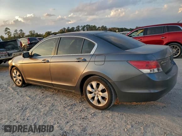 ✅ 2008 Honda Accord EX-L • VIN: JHMCP26818C030571 • Lot: 93385225. Wystawiony na Copart z przebiegiem 171 825 mil. Bezpłatny archiwum sprzedaży aukcyjnych z USA i szczegółowy raport historii pojazdu na DreamBid. Zdjęcie 2.