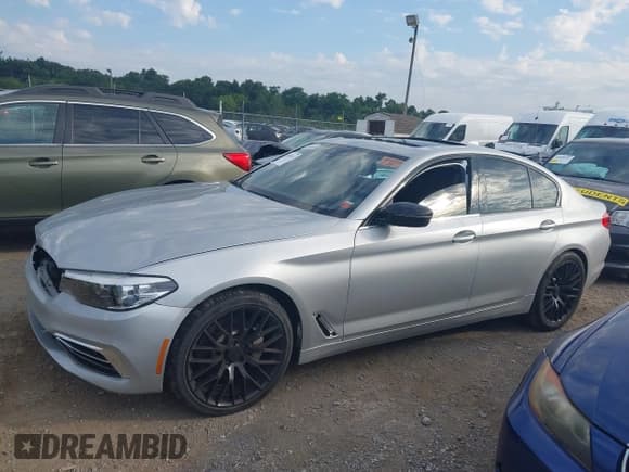 ✅ 2019 BMW 5 Series 530i xDrive • VIN: WBAJA7C55KG910400 • Lot: 42850313. Listed on IAAI with 50,566 mi. Free auction sales archive from the USA and detailed vehicle history report at DreamBid. Image 14.