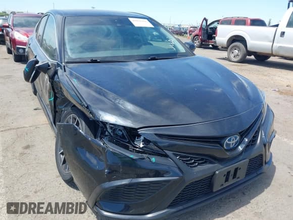 ✅ 2022 Toyota Camry Hybrid SE • VIN: 4T1G31AK0NU570233 • Лот: 42831356. Опубликован ранее на IAAI с пробегом 51 031 миль. Бесплатный доступ к архиву аукционных продаж из США и подробный отчёт об истории автомобиля на DreamBid. Изображение 6.