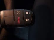 ✅ 2023 Jeep Renegade Latitude • VIN: ZACNJDB14PPP72325 • Lot: 43805526. Wystawiony na IAAI z przebiegiem 44 787 mil. Bezpłatny archiwum sprzedaży aukcyjnych z USA i szczegółowy raport historii pojazdu na DreamBid. Zdjęcie 11.