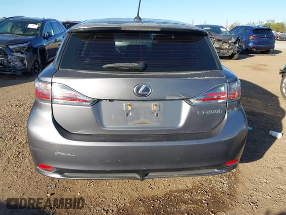 ✅ 2012 Lexus CT 200h Premium • VIN: JTHKD5BH3C2057846 • Лот: 43919322. Опубликован ранее на IAAI с пробегом 360 795 миль. Бесплатный доступ к архиву аукционных продаж из США и подробный отчёт об истории автомобиля на DreamBid. Изображение 16.