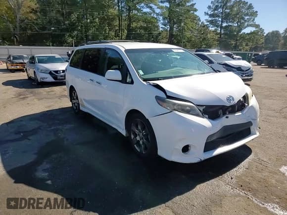 ✅ 2015 Toyota Sienna SE • VIN: 5TDXK3DC9FS648666 • Lot: 92386635. Listed on Copart with 188,273 mi. Free auction sales archive from the USA and detailed vehicle history report at DreamBid. Image 15.