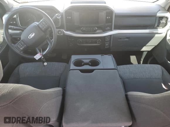 ✅ 2023 Ford F-150 XL • VIN: 1FTEW1EB4PKD74470 • Lot: 62194255. Wystawiony na Copart z przebiegiem 12 963 mil. Bezpłatny archiwum sprzedaży aukcyjnych z USA i szczegółowy raport historii pojazdu na DreamBid. Zdjęcie 8.