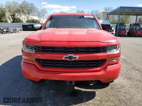 ✅ 2017 Chevrolet Silverado 1500 Custom • VIN: 1GCRCPEH2HZ332731 • Lot: 64040825. Wystawiony na Copart z przebiegiem 108 239 mil. Bezpłatny archiwum sprzedaży aukcyjnych z USA i szczegółowy raport historii pojazdu na DreamBid. Zdjęcie 5.