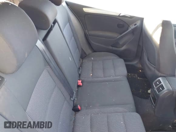 ✅ 2013 Volkswagen Golf • VIN: WVWDB7AJ3DW131647 • Lot: 43494738. Listed on IAAI with 186,213 mi. Free auction sales archive from the USA and detailed vehicle history report at DreamBid. Image 8.