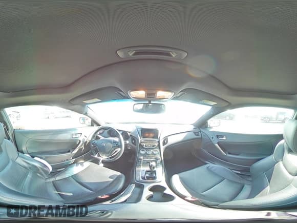 ✅ 2013 Hyundai Genesis Coupe R-Spec • VIN: KMHHU6KJ3DU112575 • Lot: 57287265. Wystawiony na Copart z przebiegiem 55 720 mil. Bezpłatny archiwum sprzedaży aukcyjnych z USA i szczegółowy raport historii pojazdu na DreamBid. Zdjęcie 14.