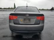 ✅ 2013 Kia Forte EX • VIN: KNAFU4A2XD5731143 • Lot: 92744755. Wystawiony na Copart z przebiegiem 151 955 mil. Bezpłatny archiwum sprzedaży aukcyjnych z USA i szczegółowy raport historii pojazdu na DreamBid. Zdjęcie 6.