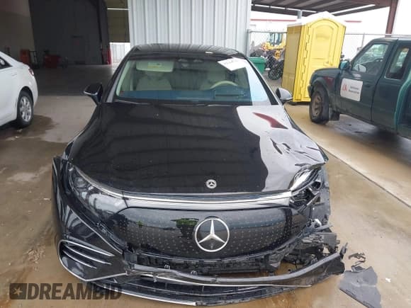 ✅ 2022 Mercedes-Benz EQS 580 • VIN: W1KCG4EB1NA021456 • Lot: 42364733. Listed on IAAI with Not provided. Free auction sales archive from the USA and detailed vehicle history report at DreamBid. Image 12.