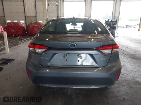 ✅ 2022 Toyota Corolla Hybrid LE • VIN: JTDEAMDE5N3011629 • Lot: 43001535. Listed on IAAI with 34,385 mi. Free auction sales archive from the USA and detailed vehicle history report at DreamBid. Image 16.