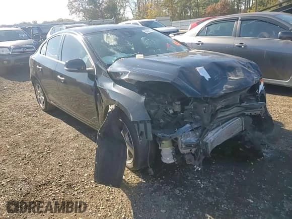 ✅ 2012 Volvo S60 T5 • VIN: YV1622FSXC2116981 • Лот: 90876705. Опубликован ранее на Copart с пробегом 106 997 миль. Бесплатный доступ к архиву аукционных продаж из США и подробный отчёт об истории автомобиля на DreamBid. Изображение 13.