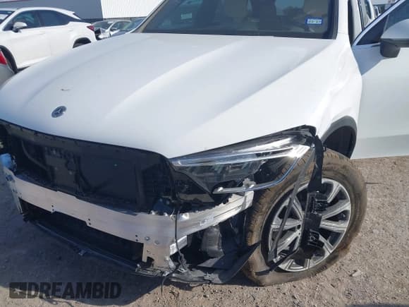 ✅ 2025 Mercedes-Benz GLC 300 • VIN: W1NKM4GB3SF320370 • Lot: 42622649. Wystawiony na IAAI z przebiegiem 1 787 mil. Bezpłatny archiwum sprzedaży aukcyjnych z USA i szczegółowy raport historii pojazdu na DreamBid. Zdjęcie 6.