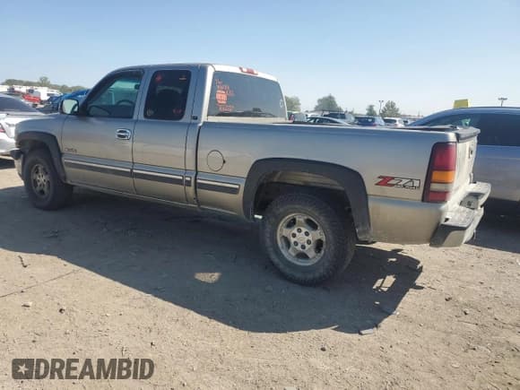 ✅ 2001 Chevrolet Silverado 1500 LT • VIN: 1GCEK19T41E113456 • Лот: 69626574. Опубликован ранее на Copart с пробегом 195 068 миль. Бесплатный доступ к архиву аукционных продаж из США и подробный отчёт об истории автомобиля на DreamBid. Изображение 2.