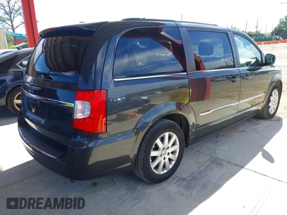 ✅ 2012 Chrysler Town & Country Touring • VIN: 2C4RC1BG8CR255357 • Lot: 43634371. Wystawiony na IAAI z przebiegiem 200 160 mil. Bezpłatny archiwum sprzedaży aukcyjnych z USA i szczegółowy raport historii pojazdu na DreamBid. Zdjęcie 4.