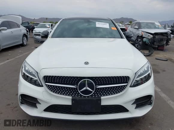 ✅ 2019 Mercedes-Benz C 300 • VIN: 55SWF8EBXKU306059 • Lot: 42760067. Wystawiony na IAAI z przebiegiem 21 034 mil. Bezpłatny archiwum sprzedaży aukcyjnych z USA i szczegółowy raport historii pojazdu na DreamBid. Zdjęcie 13.